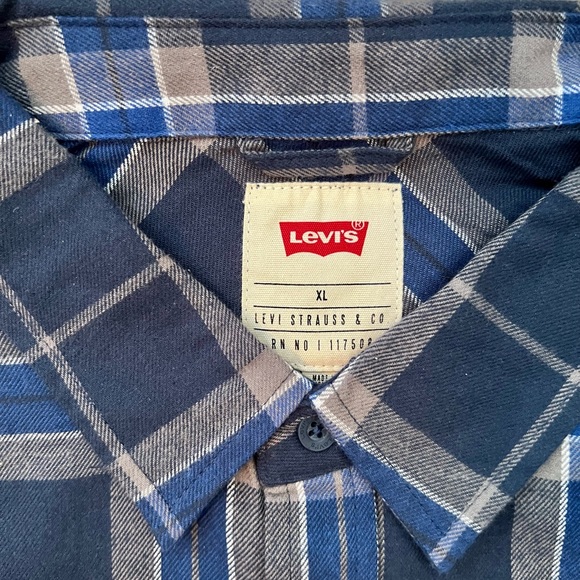 NWT: Men’s Levi’s long sleeve flannel shirt. Size XL - Picture 2 of 4